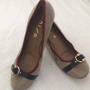 Tan Unisa suede wedges.
